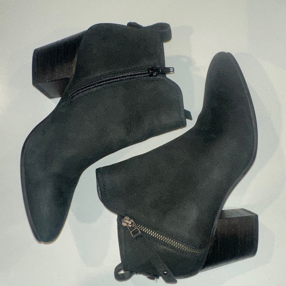 Steve Madden Julius Matte Black Leather Ankle Booties